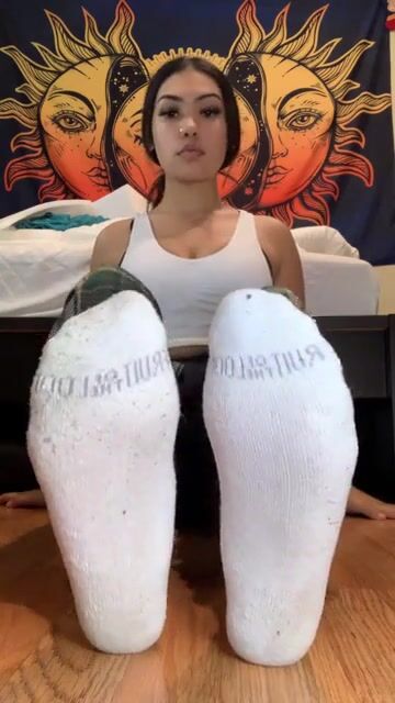 Sweaty sock removal + Oily soles = Masterpiece ????