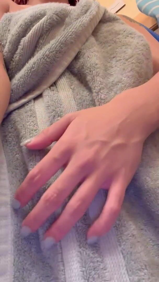 Would you eat my pussy fresh outta the shower?
