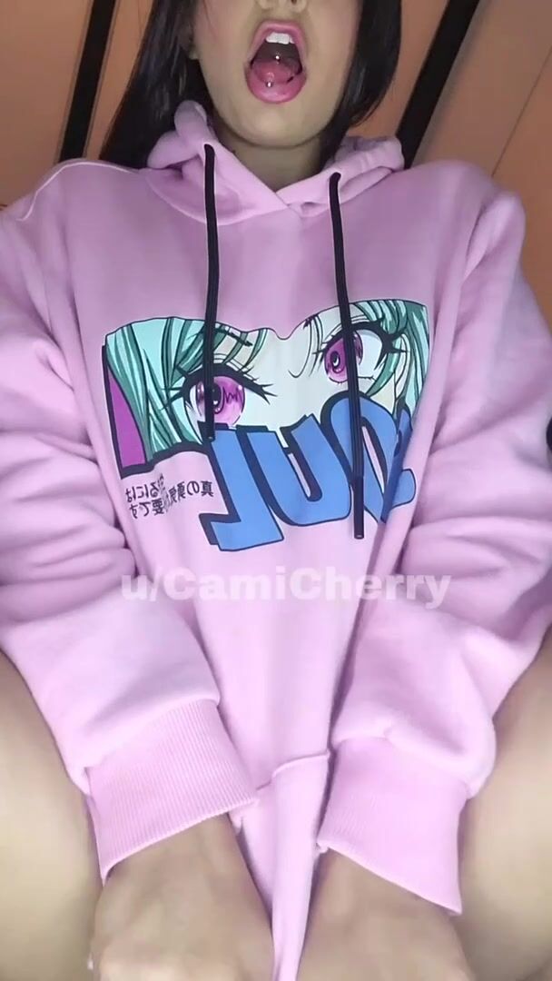 Are there any dominant males who lick pussy in this group?