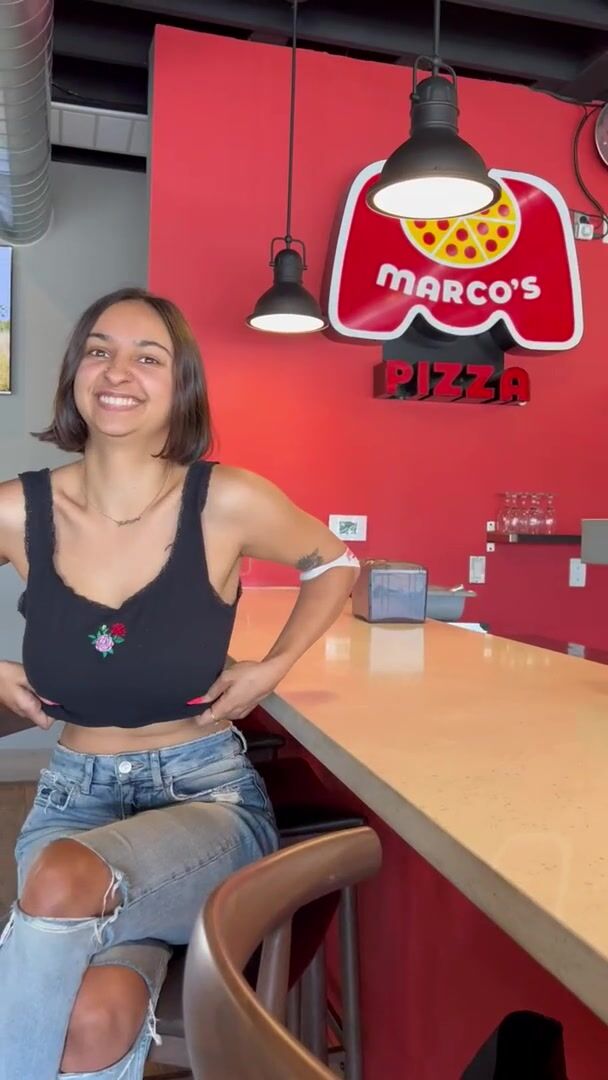 Pizza and tits ????