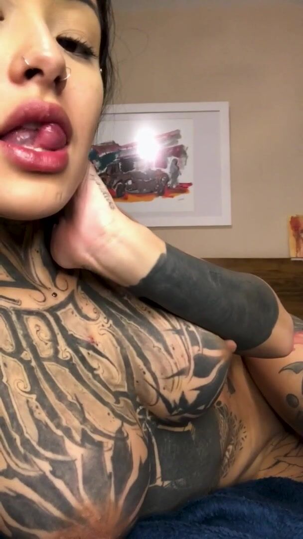 Asian face with a Brazilian curvy body ????