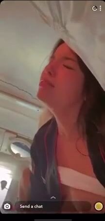 Whats her @??