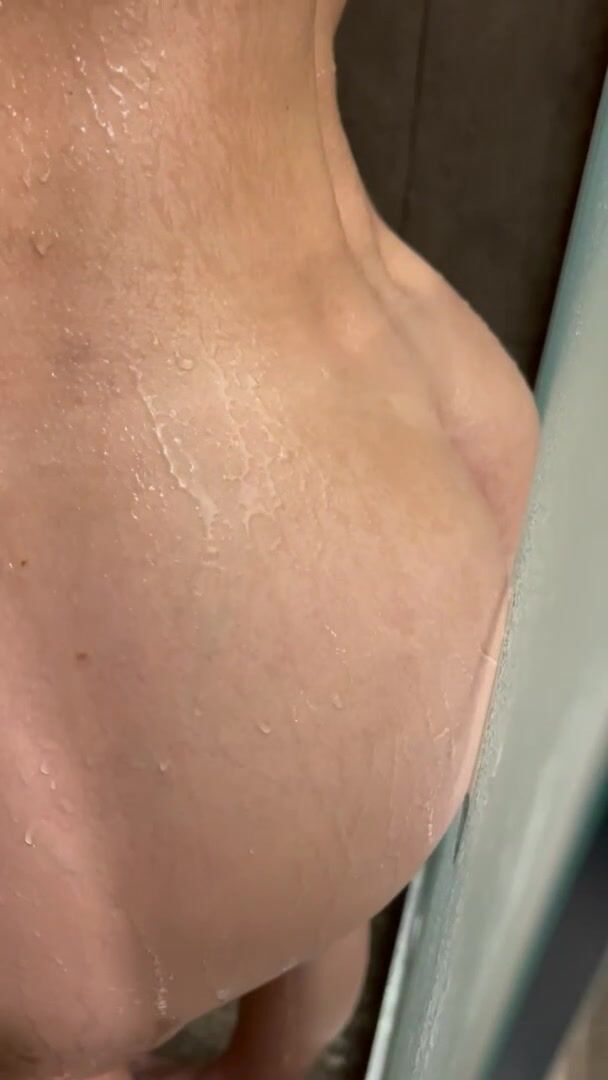 I need a hand in the bath