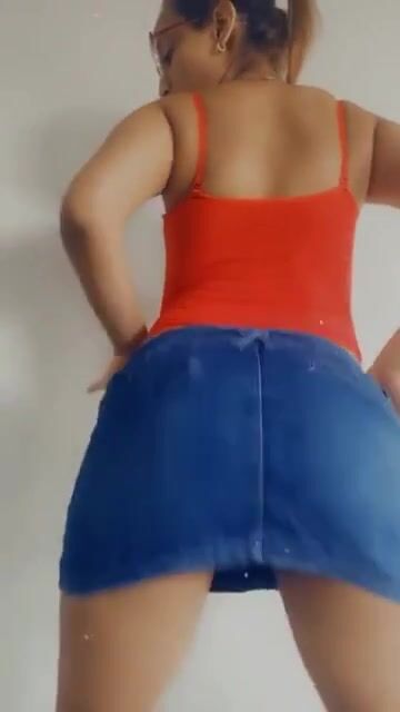 Latina Dancing