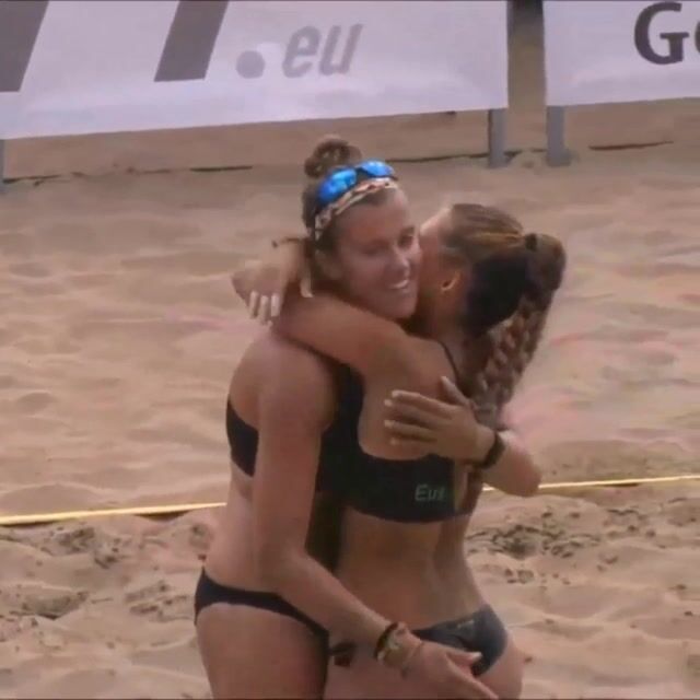 Volleyball player Nerea Ruizz getting some booty pats