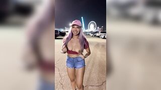 Latinas: Public parking lot flash #4