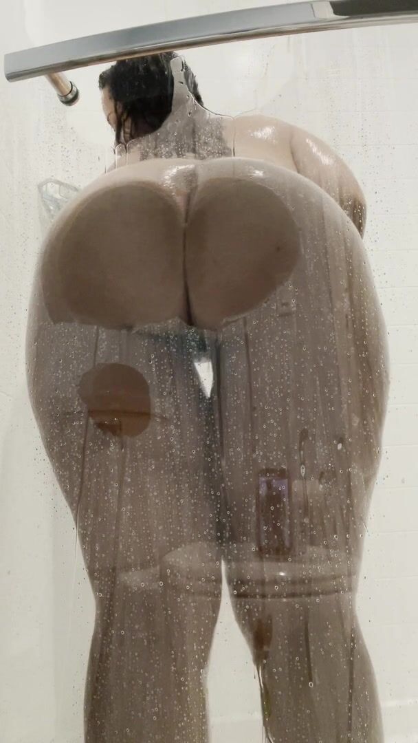 Are you ready for your shower papi? ????????