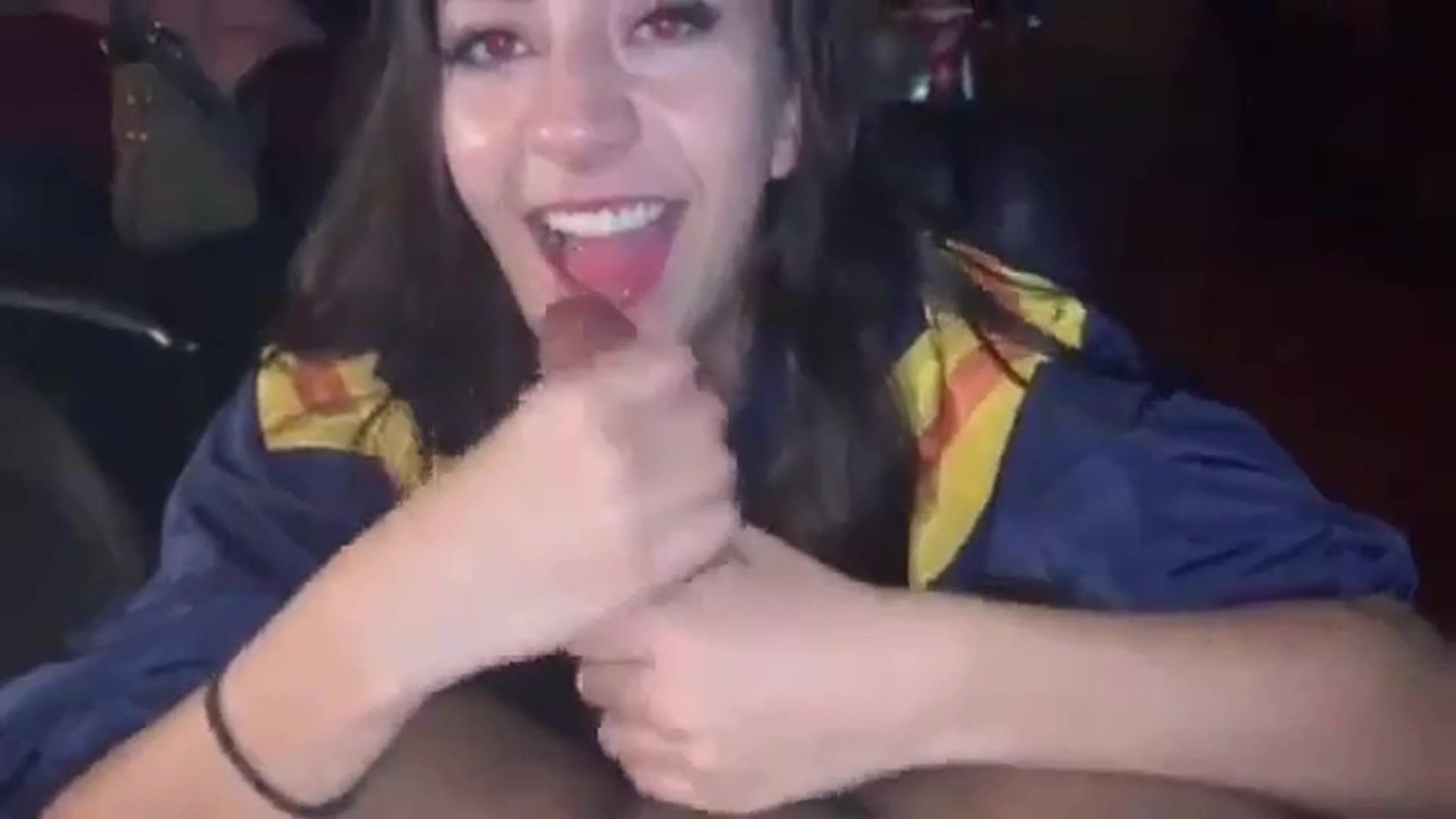 She challenges on making it cum in her mouth